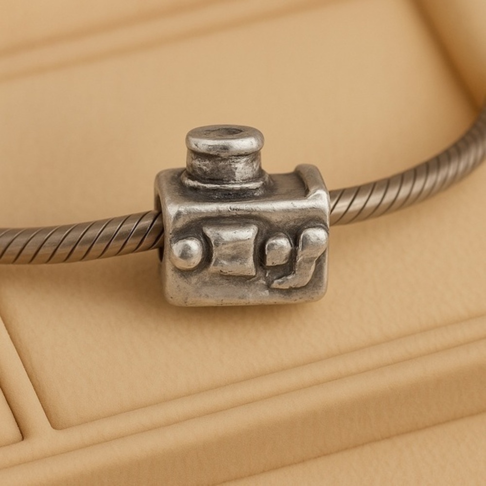 Chamilia .925 Sterling Silver Clear Swarovski Camera Bead Charm EUC CHAM #258